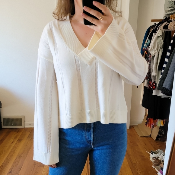 Derek Lam White V-Neck Sweater; M; 100% wool - Picture 1 of 13